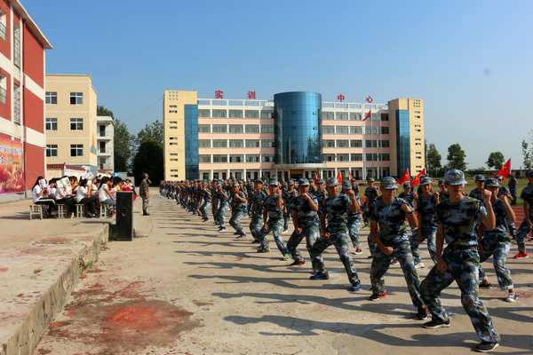 军训学生风采-学生风采-霍邱工业学校官网