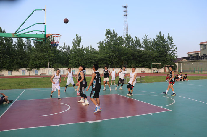 篮球赛2.JPG